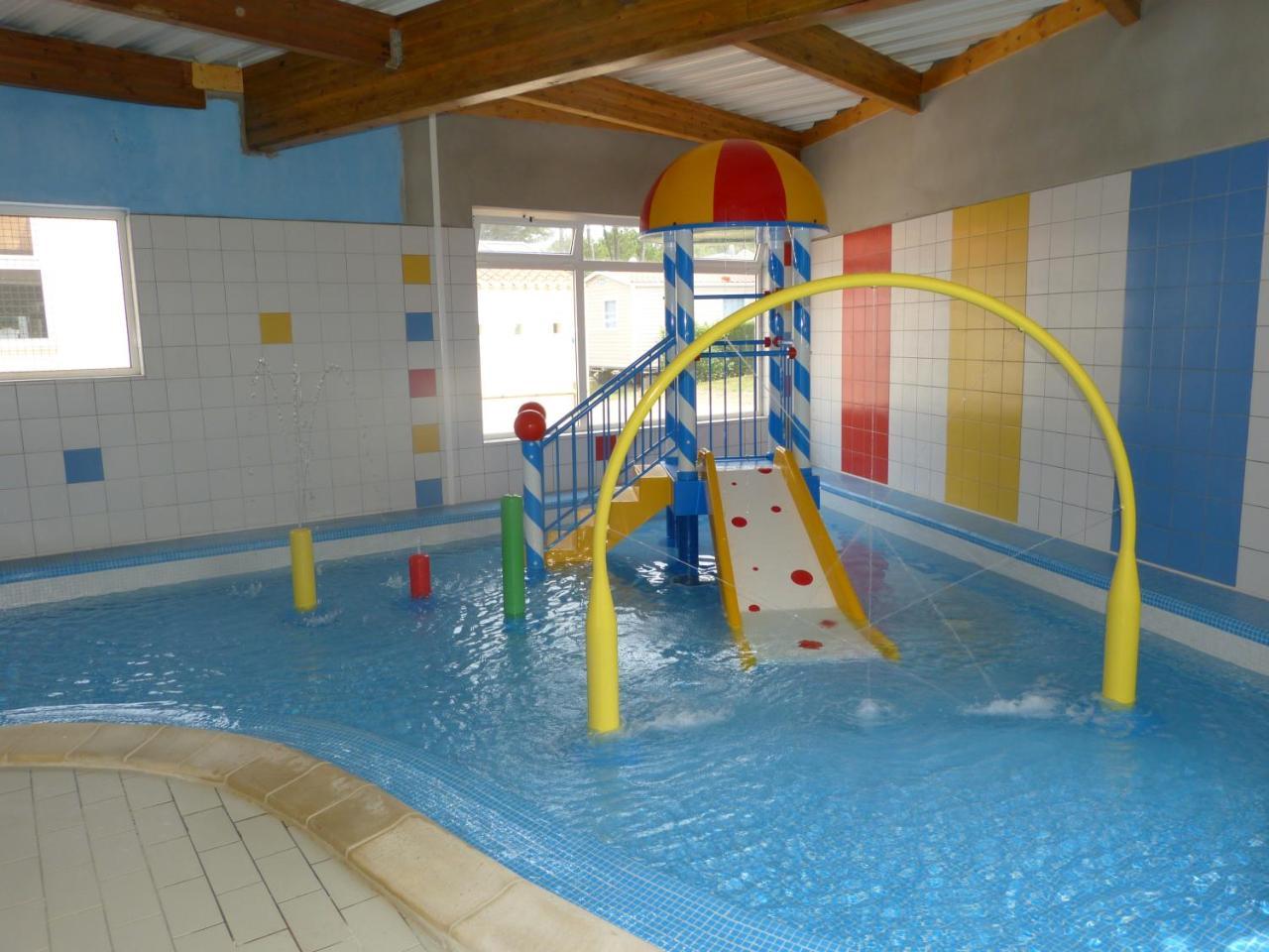 Hotel Camping le Clos des Pins Saint-Hilaire-de-Riez Exterior foto
